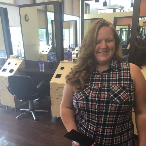 Meet your Posher, Allison - Picture 1 of 1